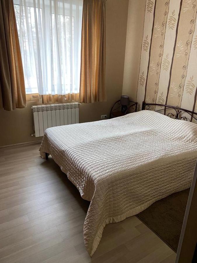 Hotel Gostynnyi Dvir Buča Esterno foto