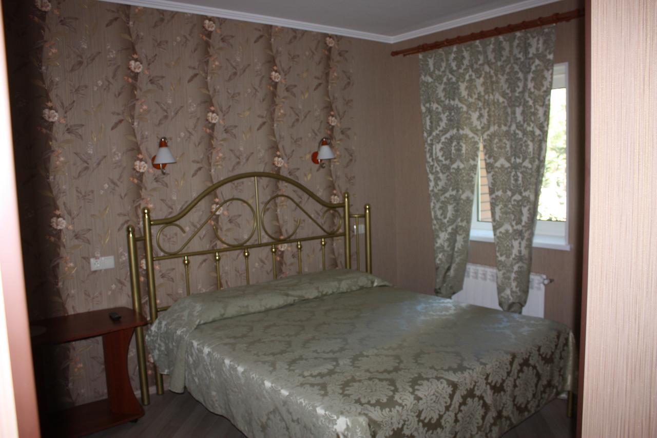 Hotel Gostynnyi Dvir Buča Camera foto