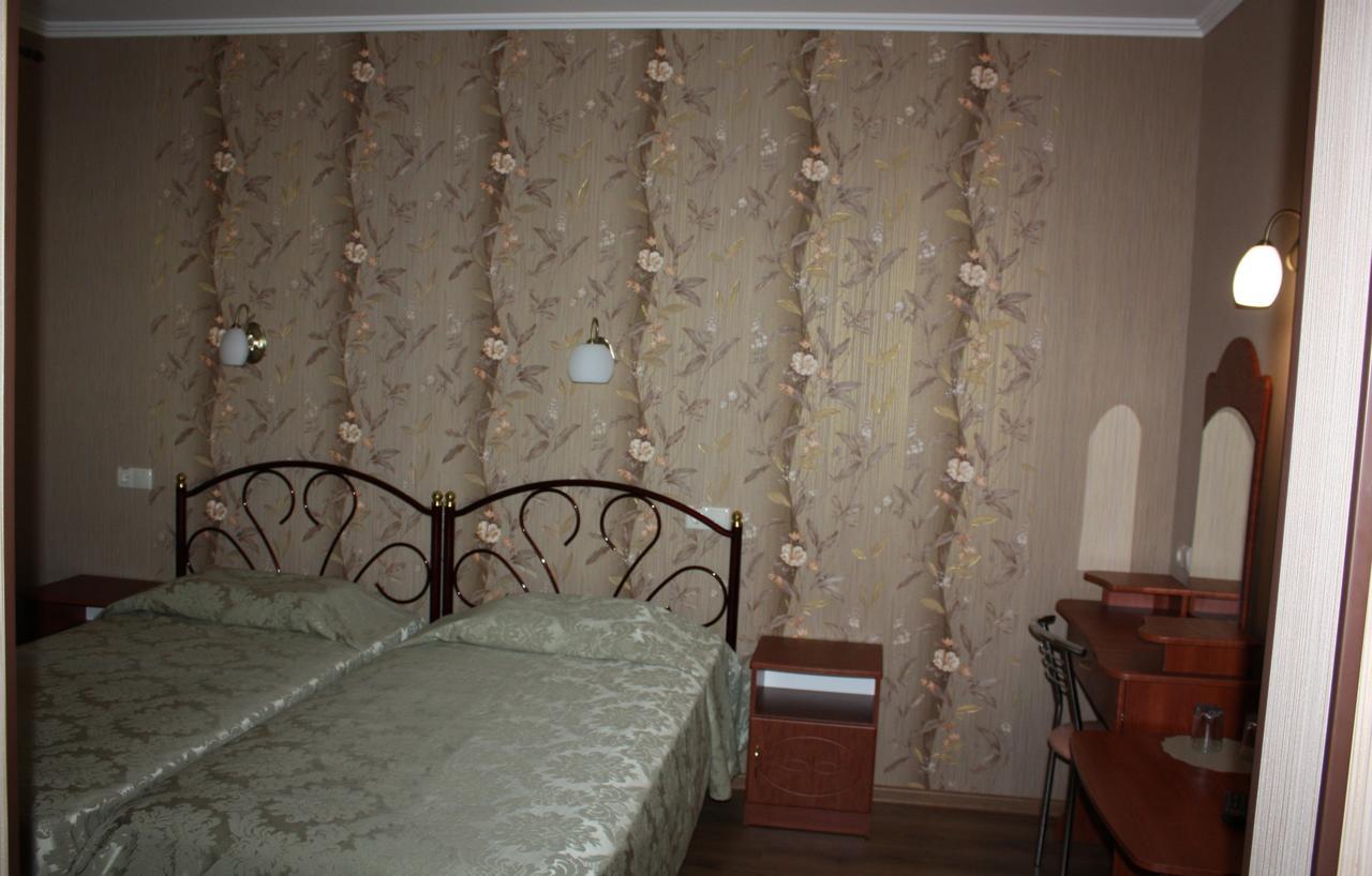 Hotel Gostynnyi Dvir Buča Camera foto
